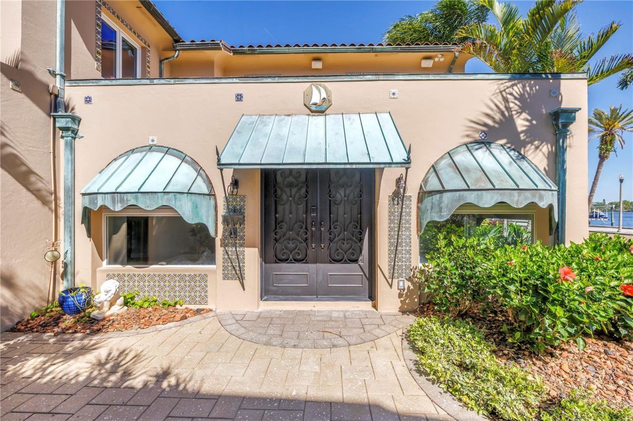 2410 Coffee Pot Boulevard Ne, Saint Petersburg, FL 33704 Photo