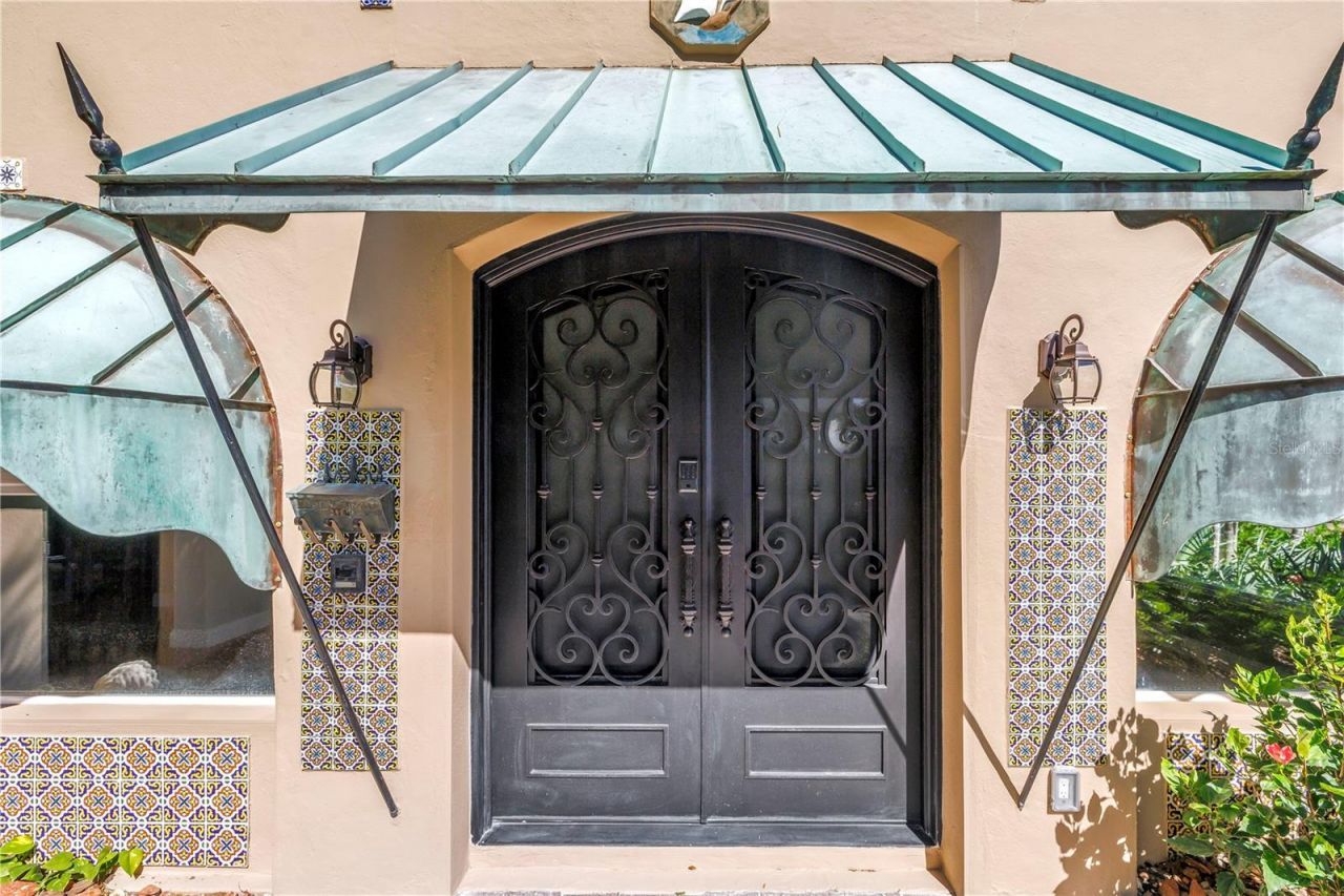 2410 Coffee Pot Boulevard Ne, Saint Petersburg, FL 33704 Photo