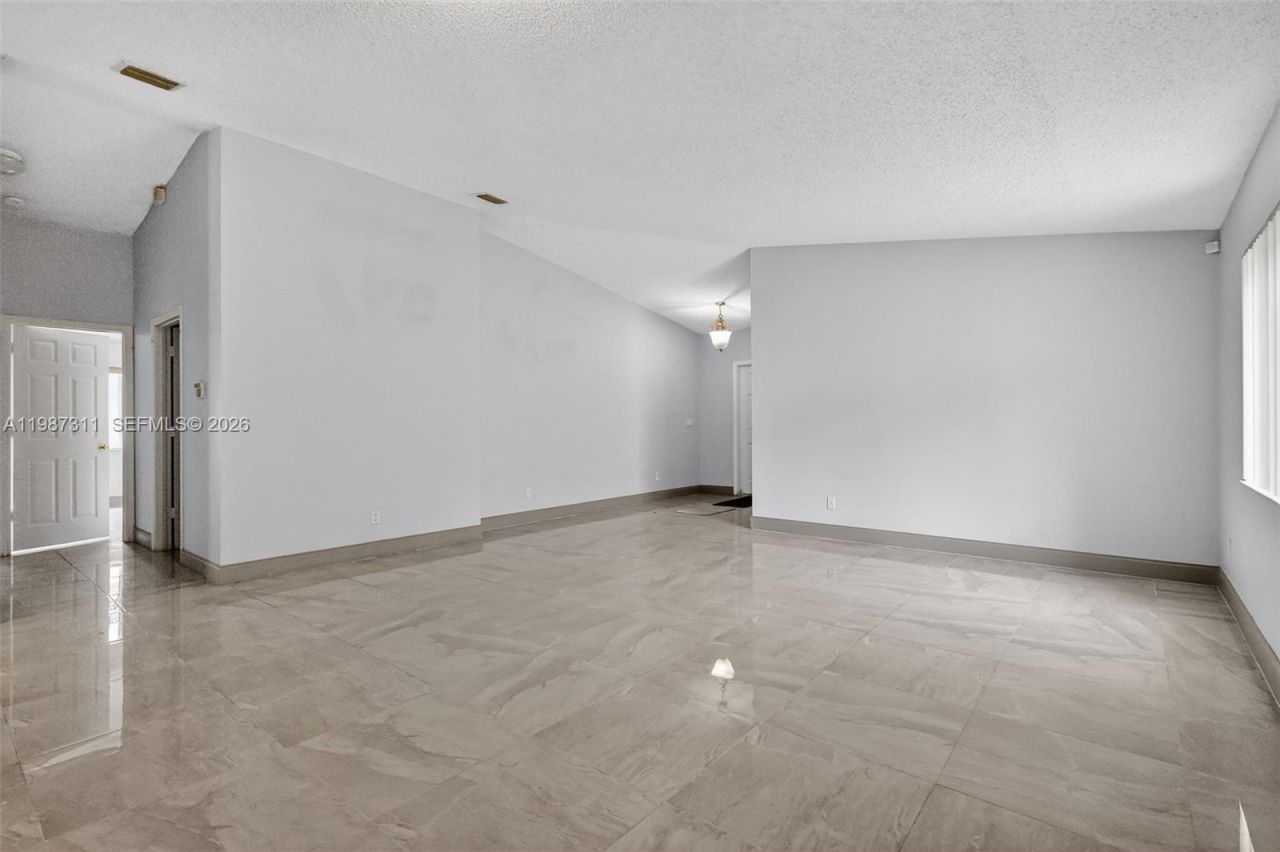 2481 SW 102nd Ave, Miramar, FL 33025 Photo