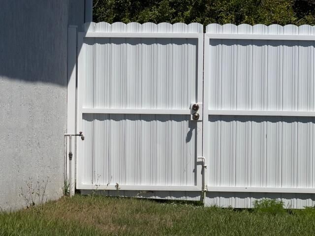 2490 SE Bayshore Boulevard, Port Saint Lucie, FL 34984 Photo