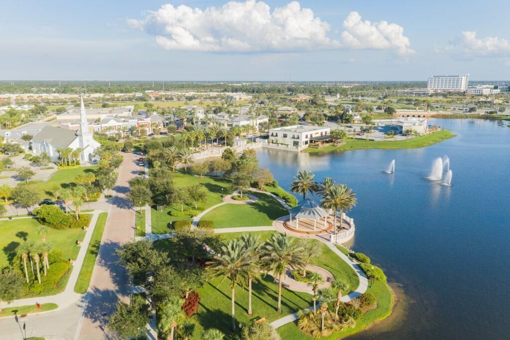 2490 SE Bayshore Boulevard, Port Saint Lucie, FL 34984 Photo