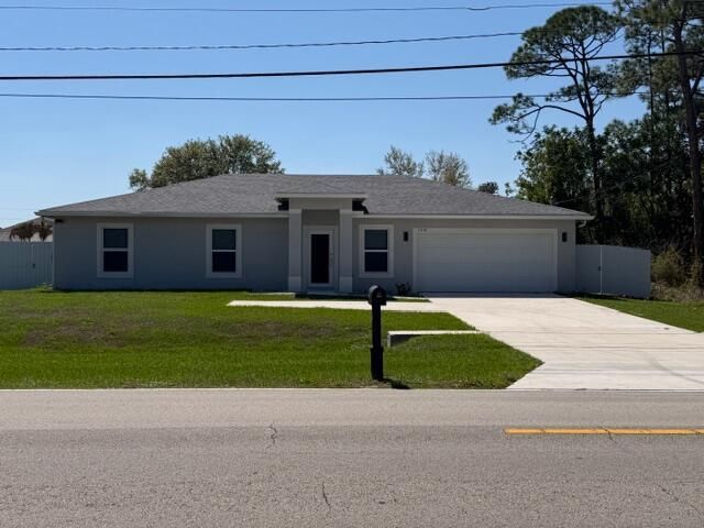 2490 SE Bayshore Boulevard, Port Saint Lucie, FL 34984 Photo