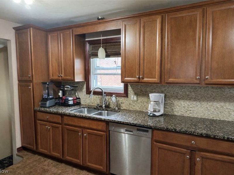 1753 Temple Avenue, Mayfield Heights, OH 44124 Photo 6