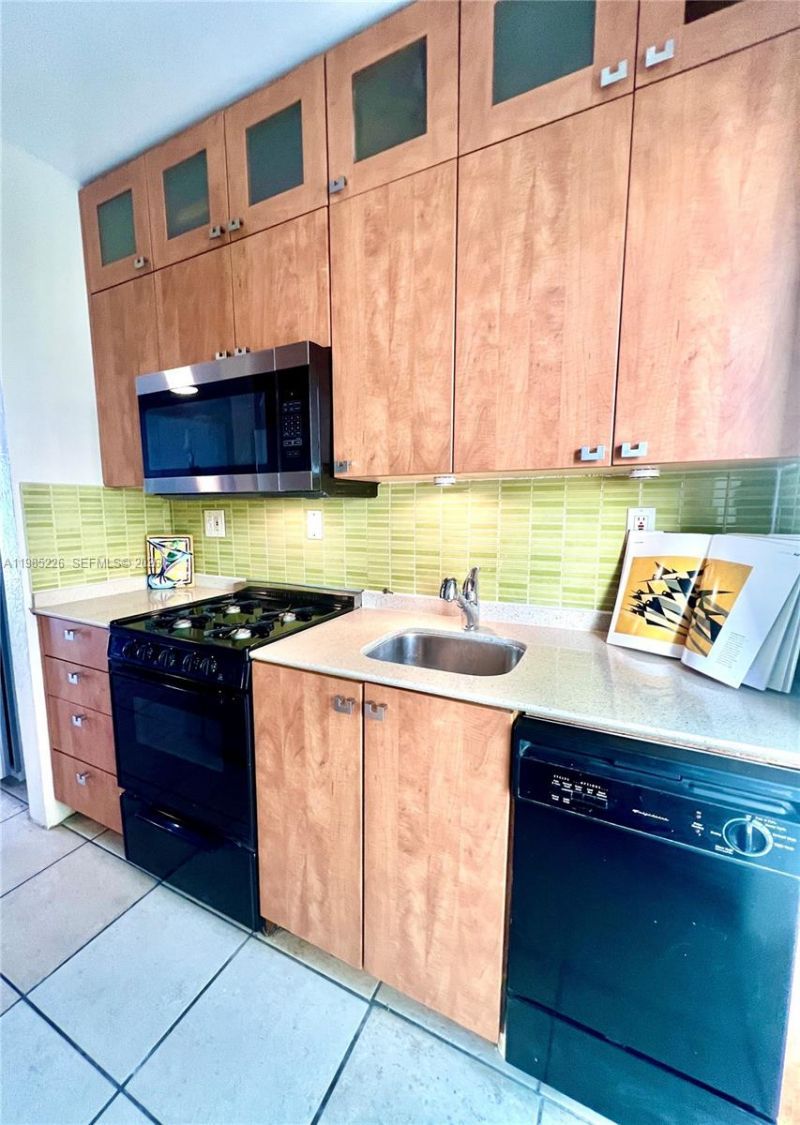 835 Meridian Ave, Unit 5, Miami Beach, FL 33139 Photo