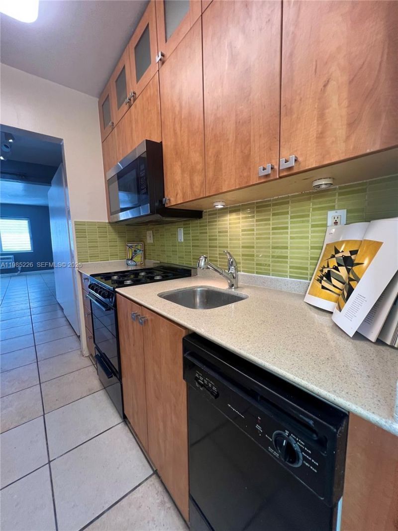 835 Meridian Ave, Unit 5, Miami Beach, FL 33139 Photo