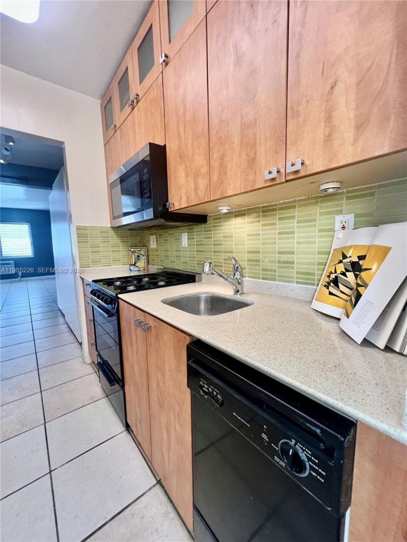 835 Meridian Ave, Unit 5, Miami Beach, FL 33139 Photo