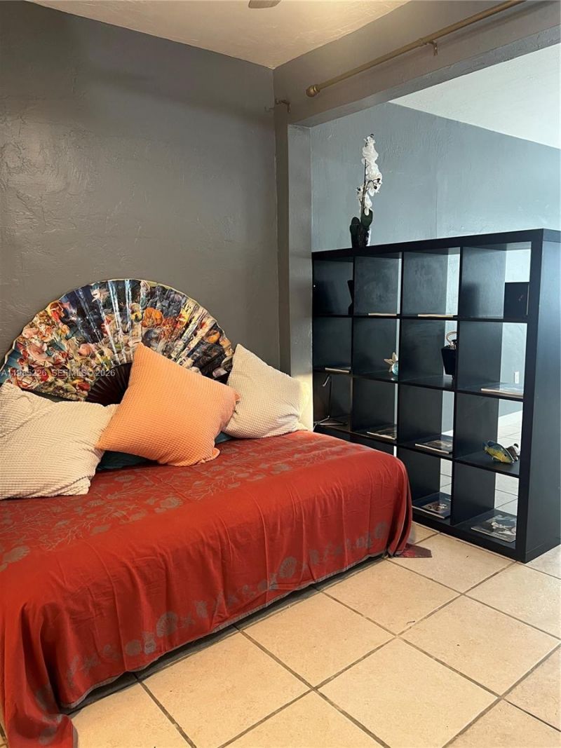 835 Meridian Ave, Unit 5, Miami Beach, FL 33139 Photo