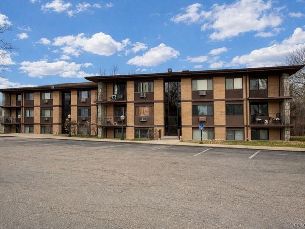 10 Oakwood Terrace, Unit 88, New Windsor, NY 12553