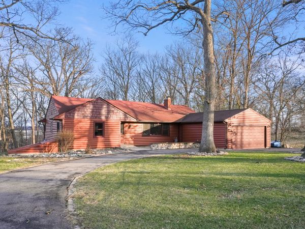 1630 Raymond Street , South Elgin, IL 60177