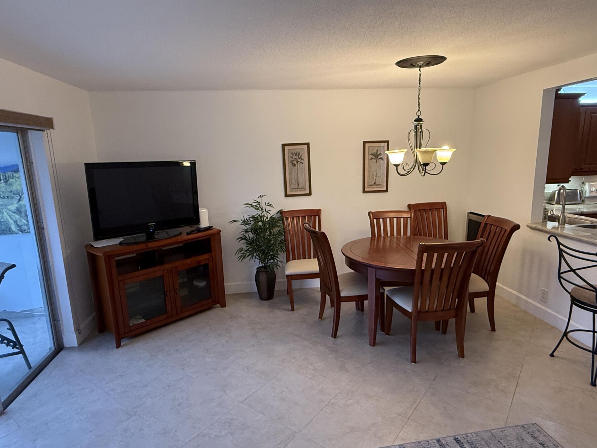 300 NE 14th Avenue, Unit 411, Hallandale Beach, FL 33009 Photo