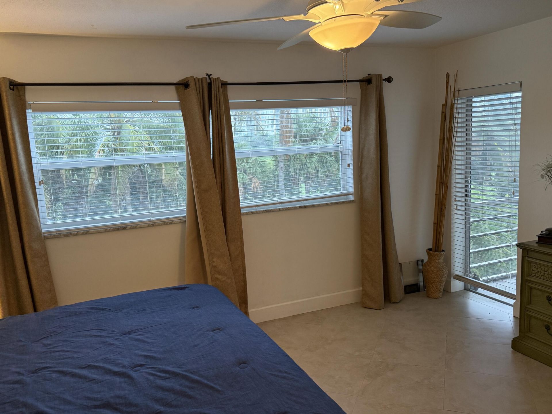 300 NE 14th Avenue, Unit 411, Hallandale Beach, FL 33009 Photo