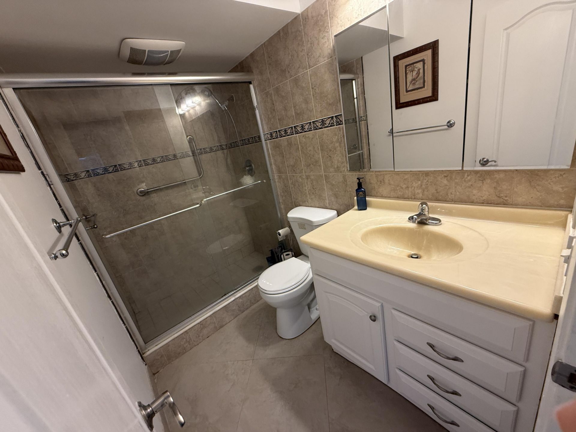 300 NE 14th Avenue, Unit 411, Hallandale Beach, FL 33009 Photo