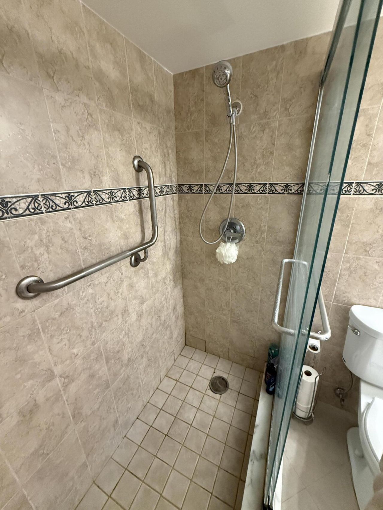 300 NE 14th Avenue, Unit 411, Hallandale Beach, FL 33009 Photo