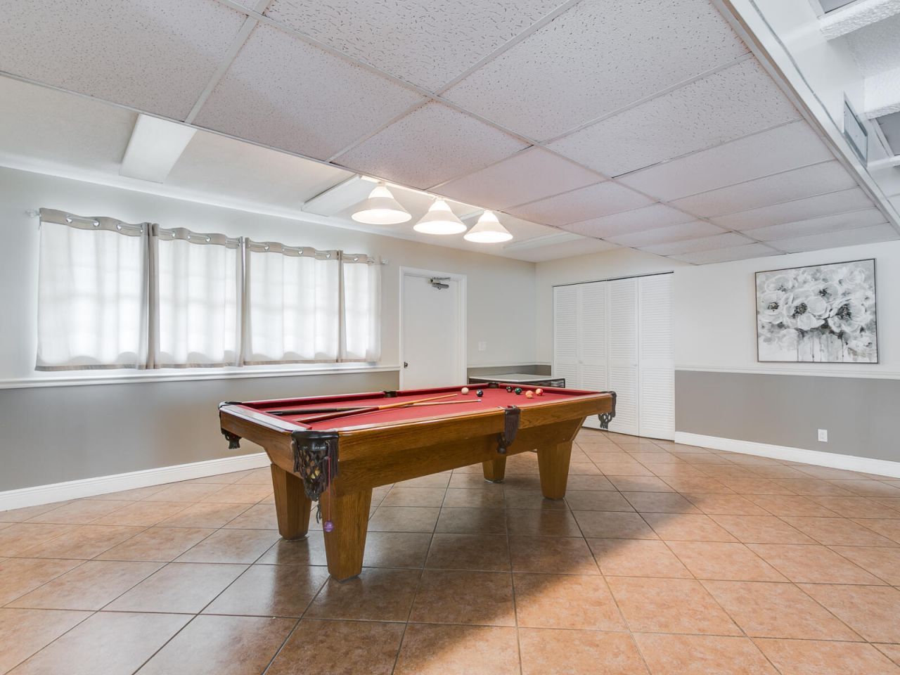 300 NE 14th Avenue, Unit 411, Hallandale Beach, FL 33009 Photo