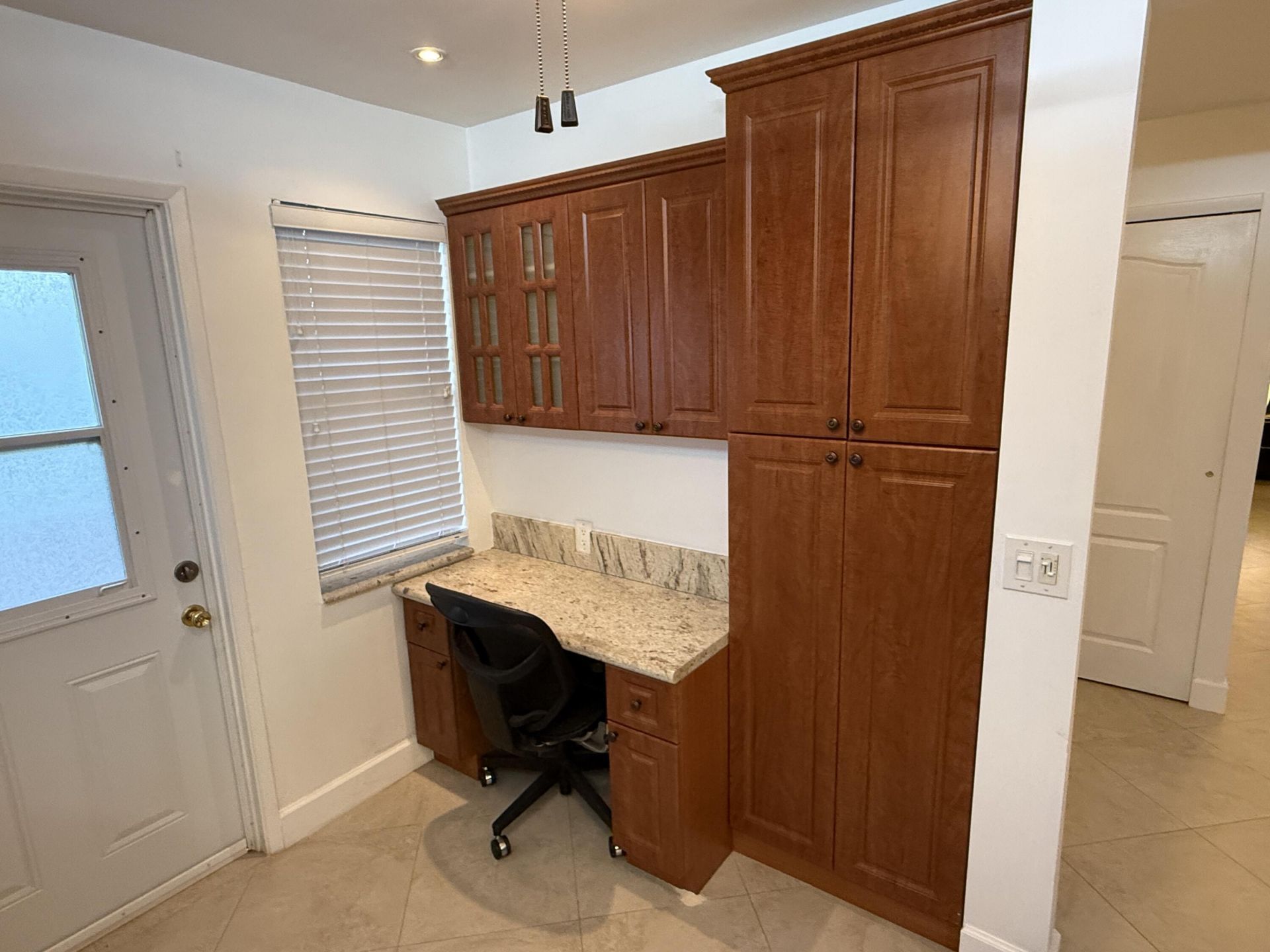 300 NE 14th Avenue, Unit 411, Hallandale Beach, FL 33009 Photo