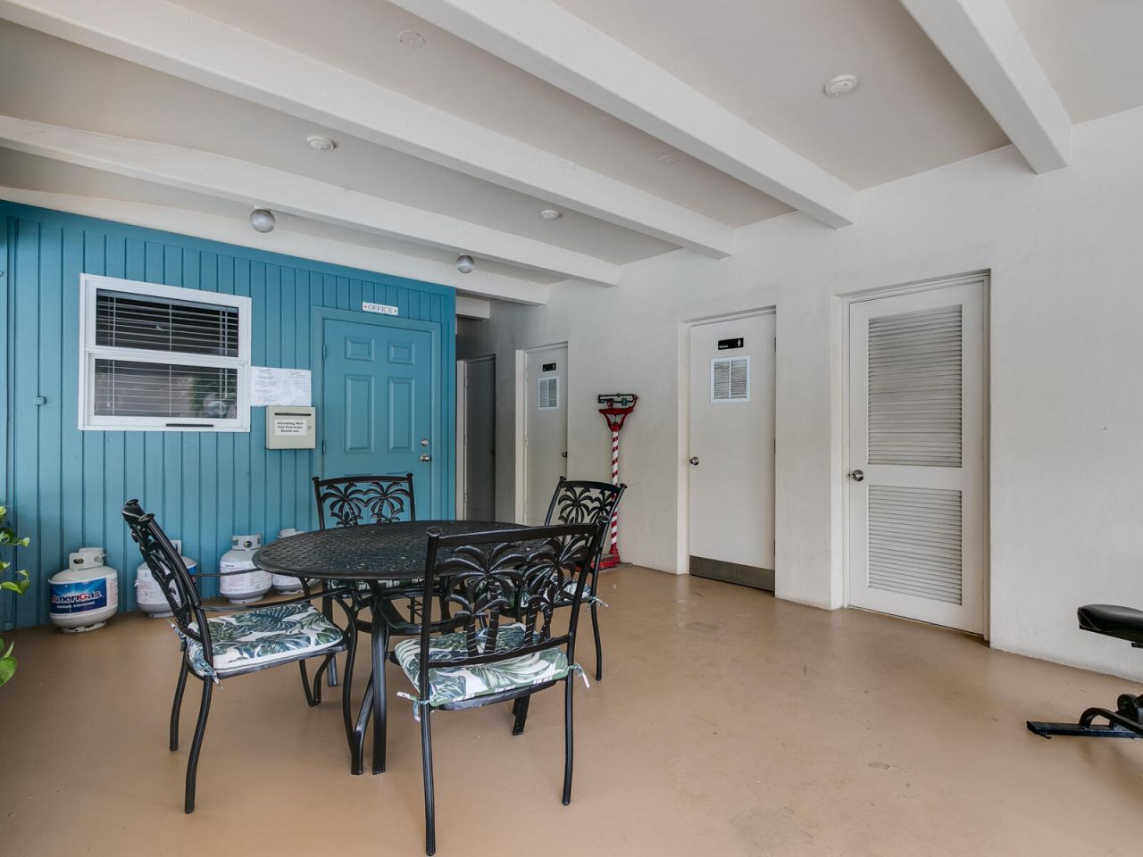 300 NE 14th Avenue, Unit 411, Hallandale Beach, FL 33009 Photo