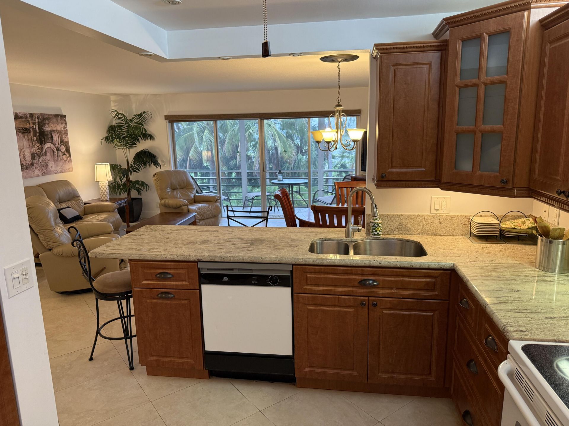 300 NE 14th Avenue, Unit 411, Hallandale Beach, FL 33009 Photo