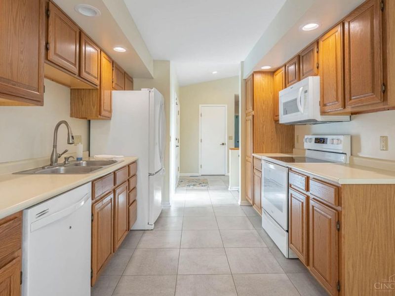 2237 Sweetbriar Lane, Cincinnati, OH 45239 Photo 11