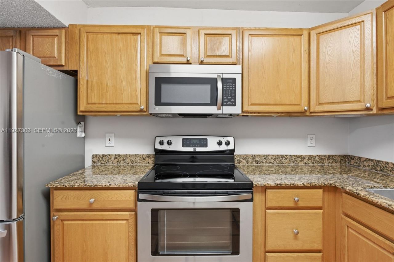 2500 Parkview Dr, Unit 415, Hallandale Beach, FL 33009 Photo