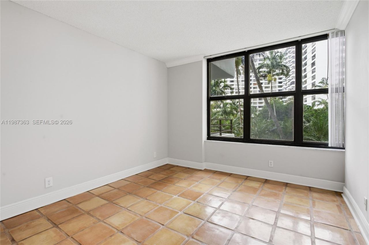 2500 Parkview Dr, Unit 415, Hallandale Beach, FL 33009 Photo