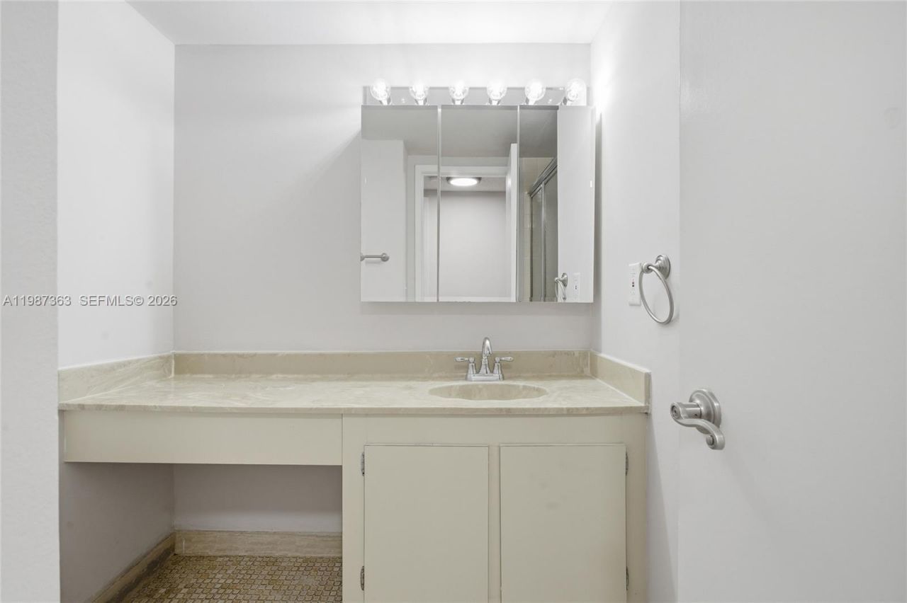 2500 Parkview Dr, Unit 415, Hallandale Beach, FL 33009 Photo
