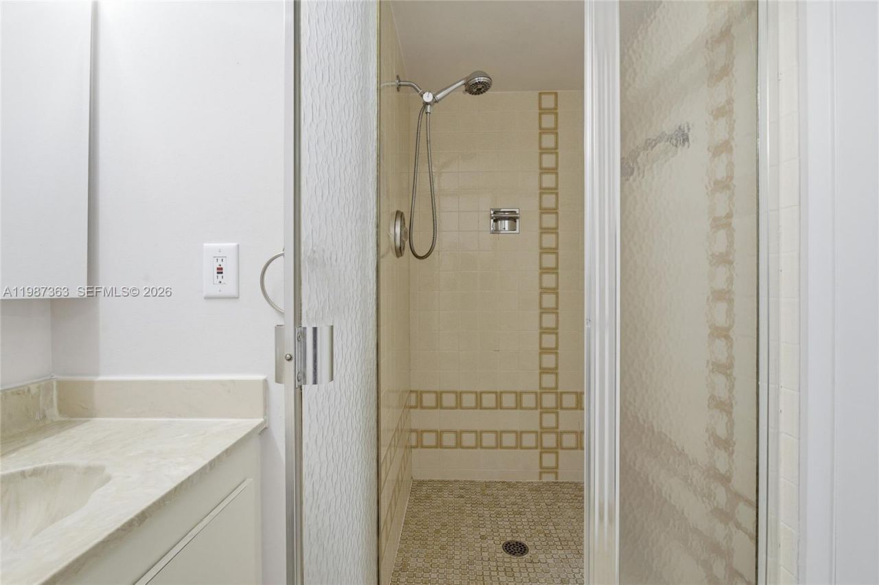 2500 Parkview Dr, Unit 415, Hallandale Beach, FL 33009 Photo
