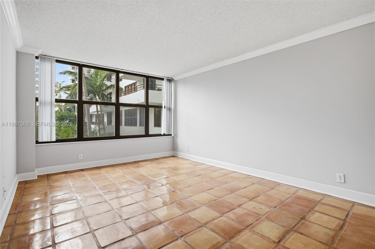 2500 Parkview Dr, Unit 415, Hallandale Beach, FL 33009 Photo