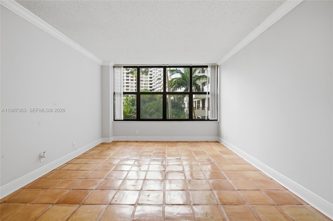 2500 Parkview Dr, Unit 415, Hallandale Beach, FL 33009 Photo
