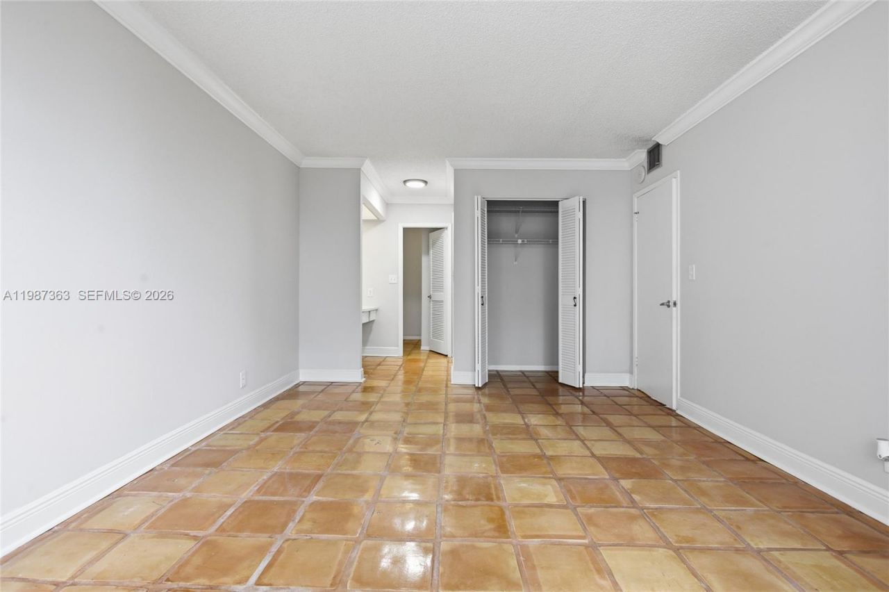 2500 Parkview Dr, Unit 415, Hallandale Beach, FL 33009 Photo