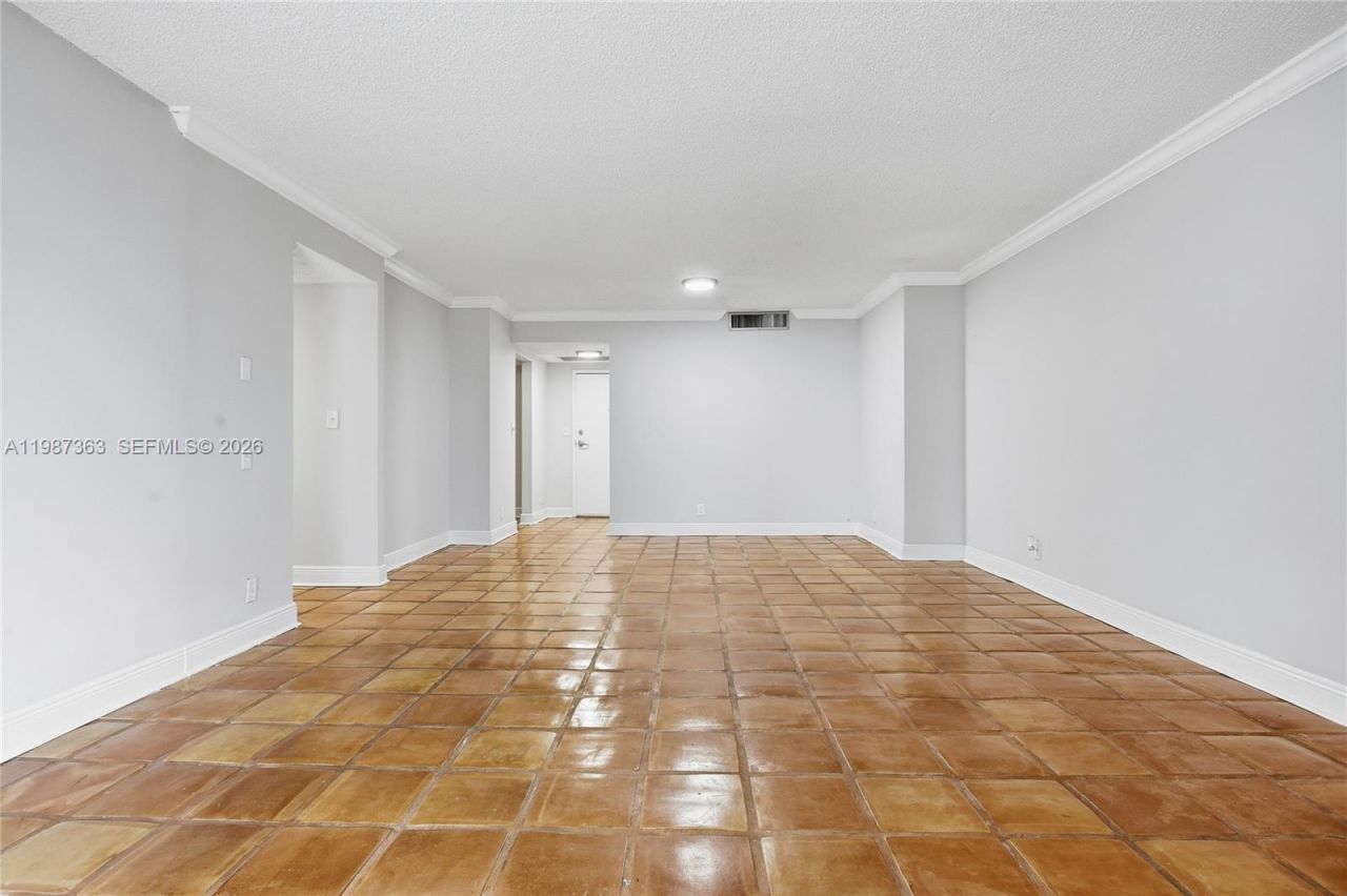 2500 Parkview Dr, Unit 415, Hallandale Beach, FL 33009 Photo