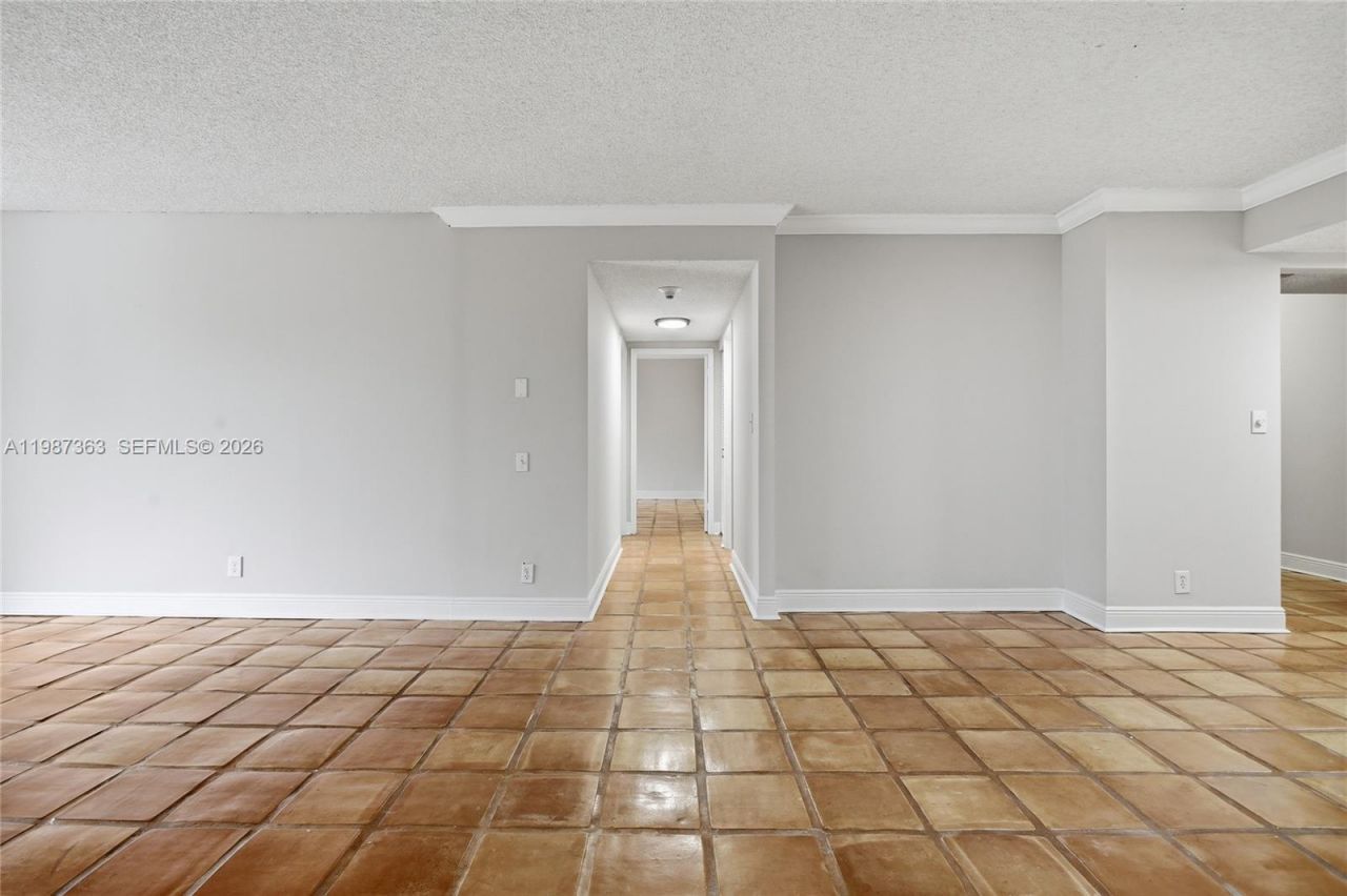 2500 Parkview Dr, Unit 415, Hallandale Beach, FL 33009 Photo
