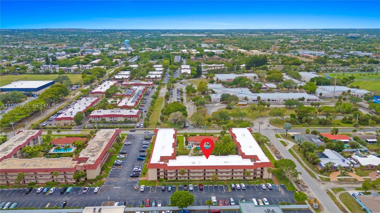 700 SE 6th Ave, Unit 314, Deerfield Beach, FL 33441 Main Photo