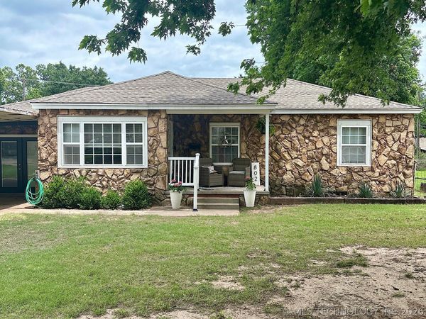 802 S Howerton Avenue, Cushing, OK 74023