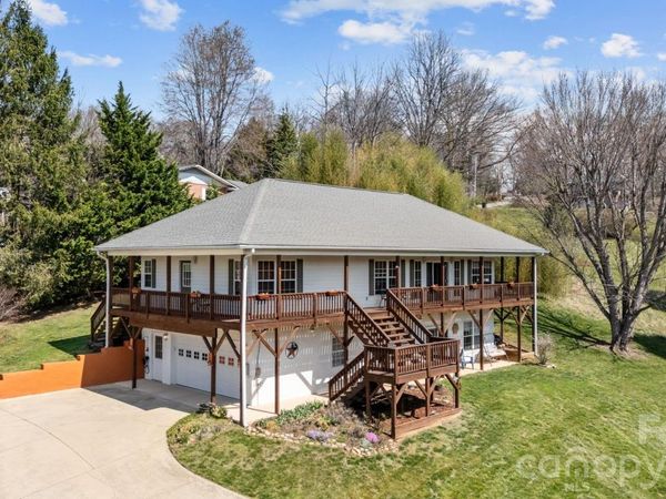 32 Keller Street, Waynesville, NC 28786