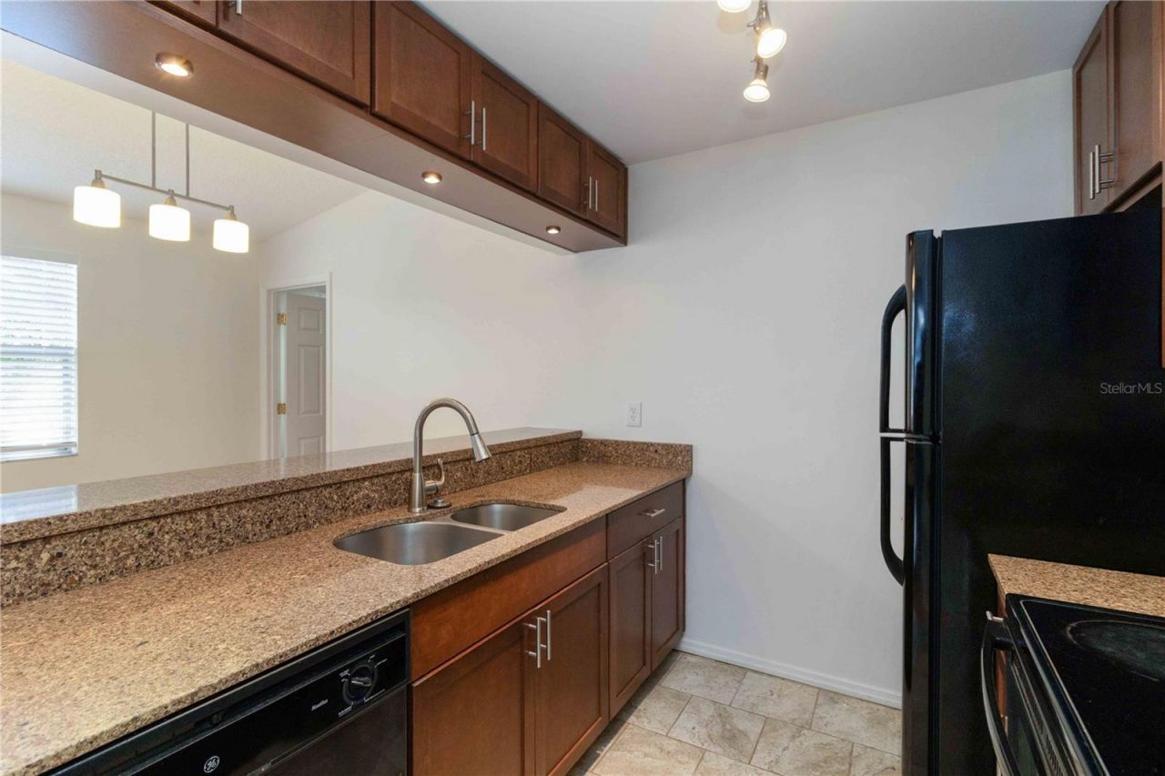 3833 59th Avenue W, Bradenton, FL 34210 Photo