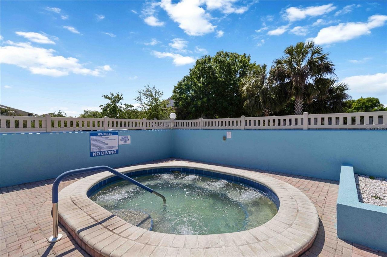 3833 59th Avenue W, Bradenton, FL 34210 Photo