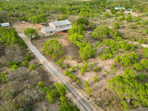 3940 us highway 90, Hondo, TX 78861
