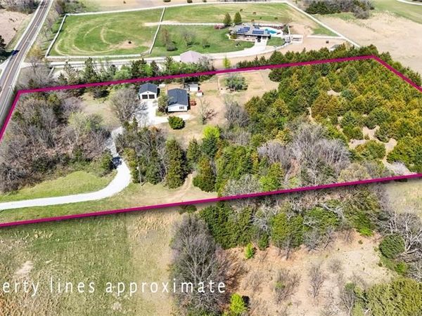 470 E 2200 Road, Eudora, KS 66025