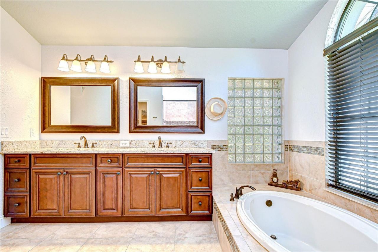 6623 Stonington Drive N, Tampa, FL 33647 Photo