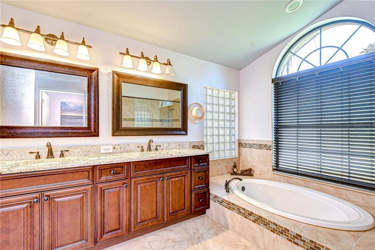 6623 Stonington Drive N, Tampa, FL 33647 Photo