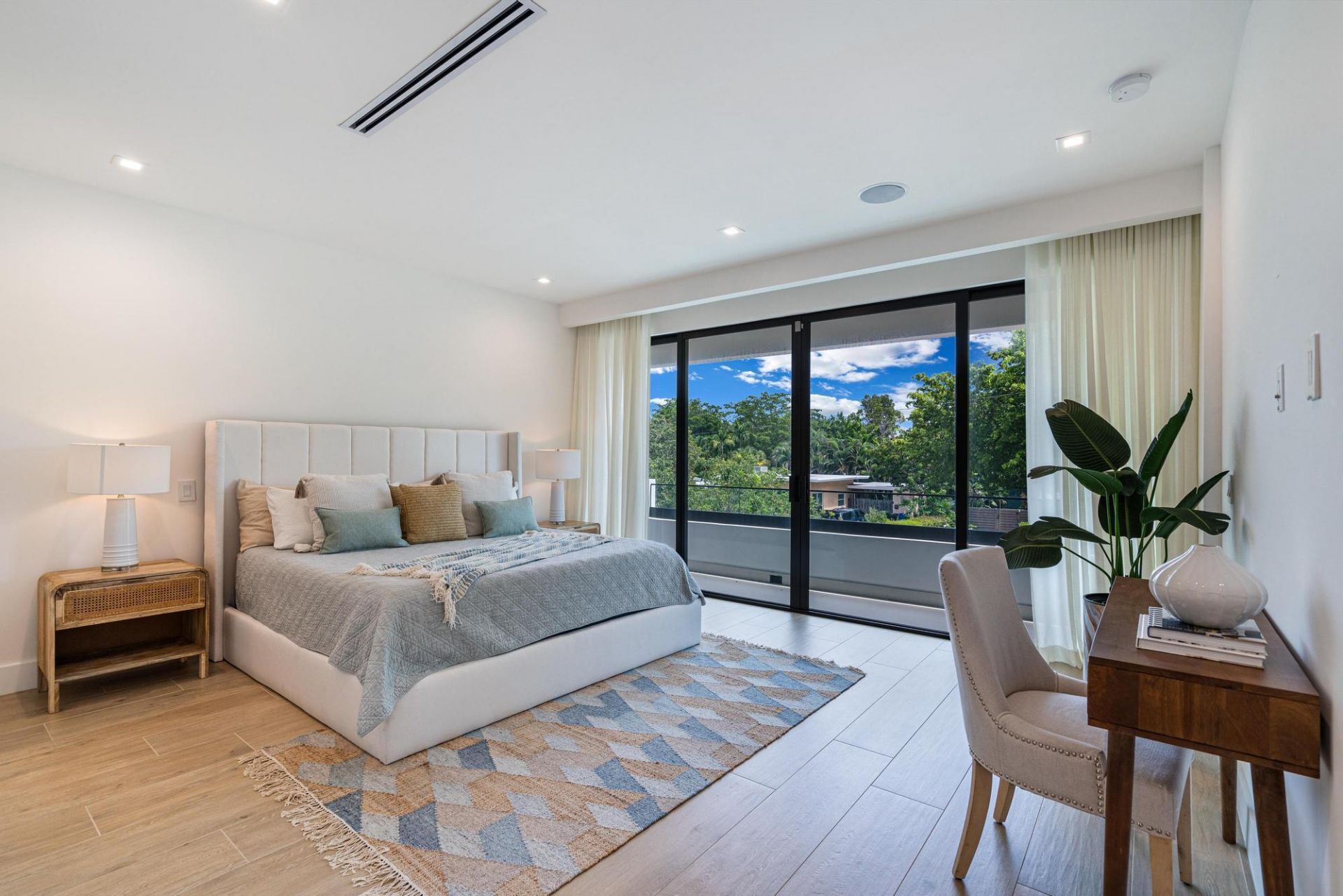 719 N Victoria Park Road, Fort Lauderdale, FL 33304 Photo