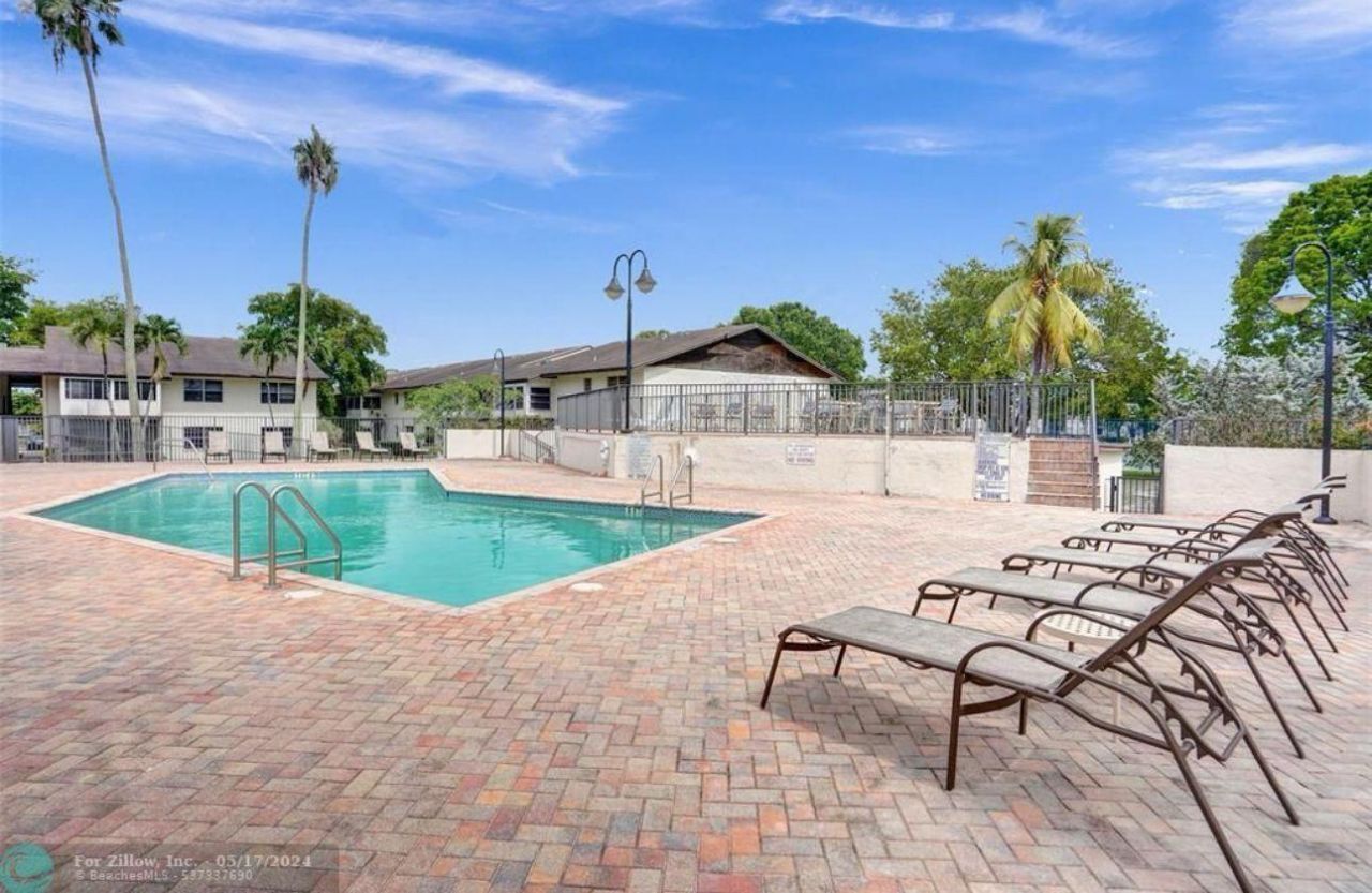 143 S Laurel Drive, Unit 604, Margate, FL 33063 Photo