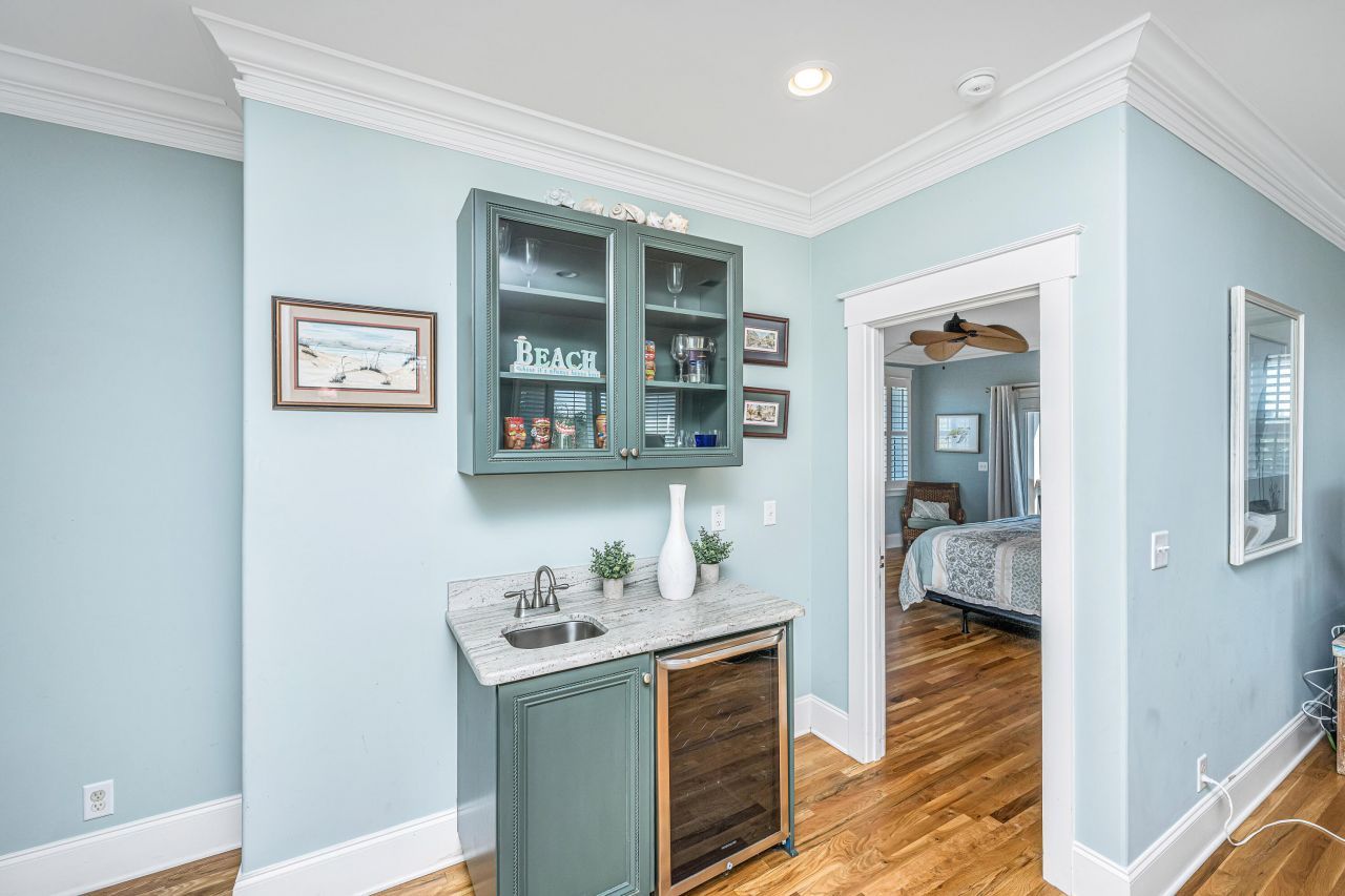 4 Sharks Tooth Circle Photo 14