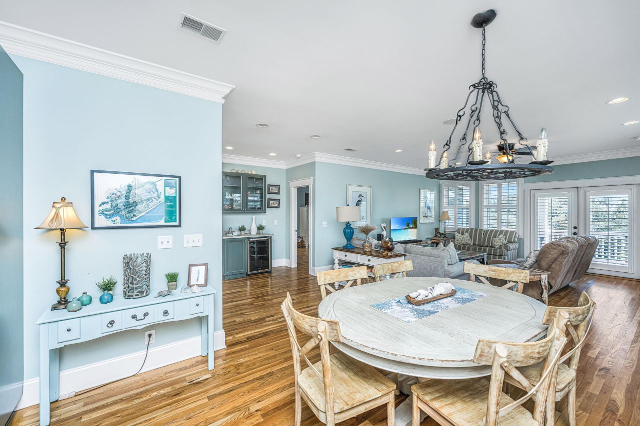 4 Sharks Tooth Circle Photo 15