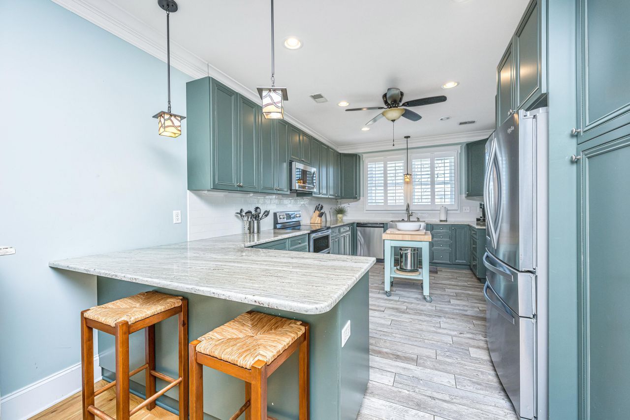 4 Sharks Tooth Circle Photo 16