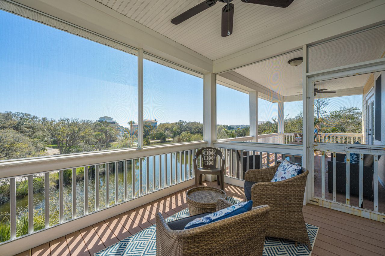 4 Sharks Tooth Circle Photo 25