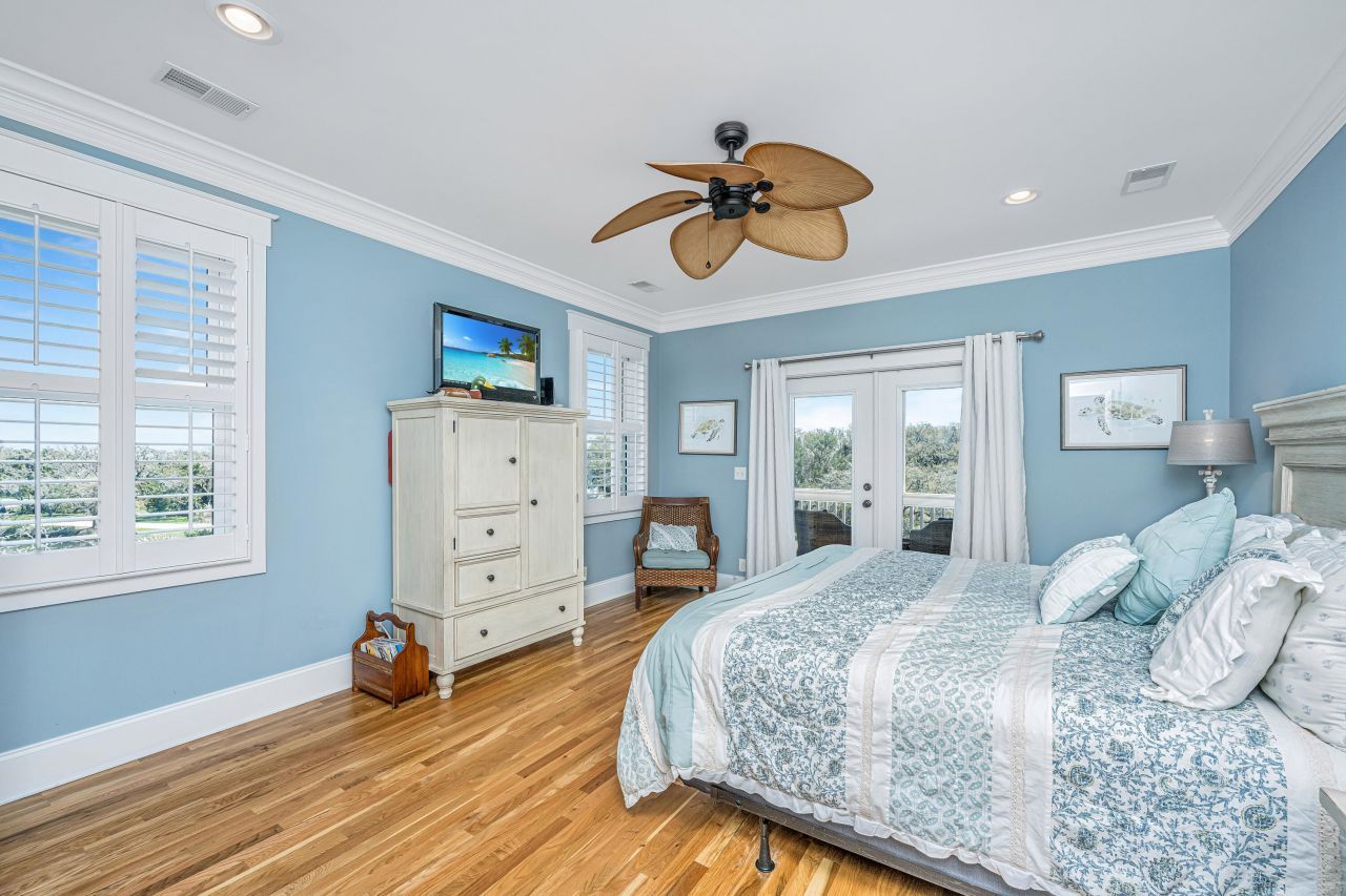 4 Sharks Tooth Circle Photo 26