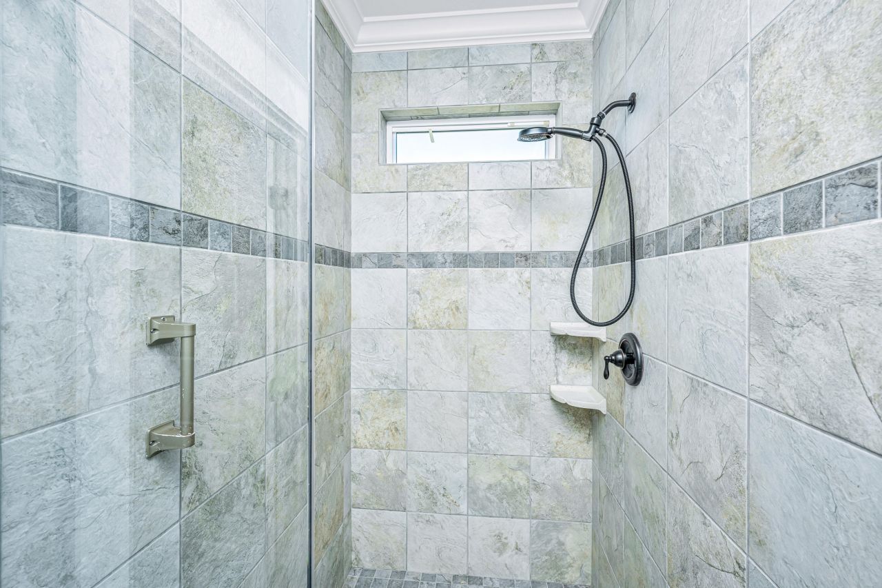 4 Sharks Tooth Circle Photo 29