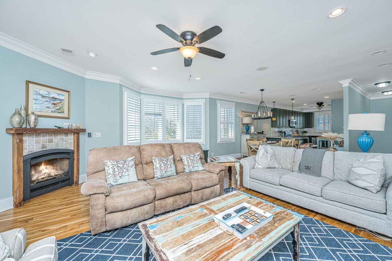 4 Sharks Tooth Circle Photo 3