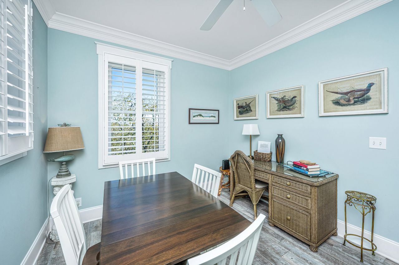 4 Sharks Tooth Circle Photo 32